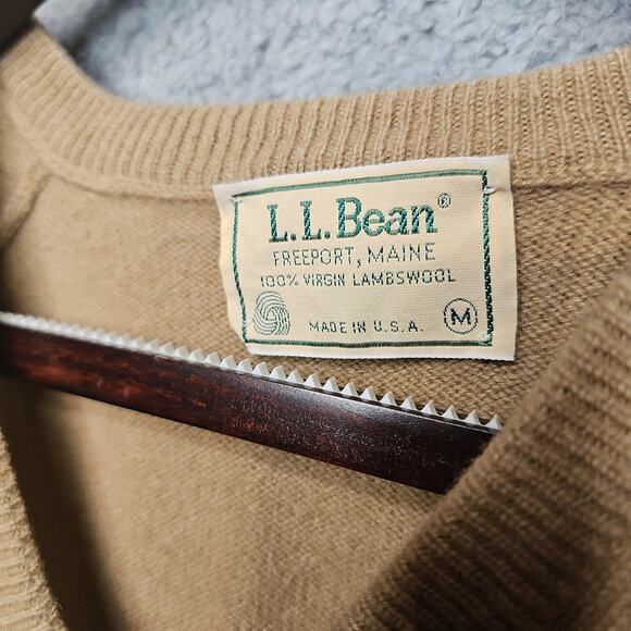 70S L.L. BEAN LAMBSWOOL SWEATER VEST. - Picture 2 of 10